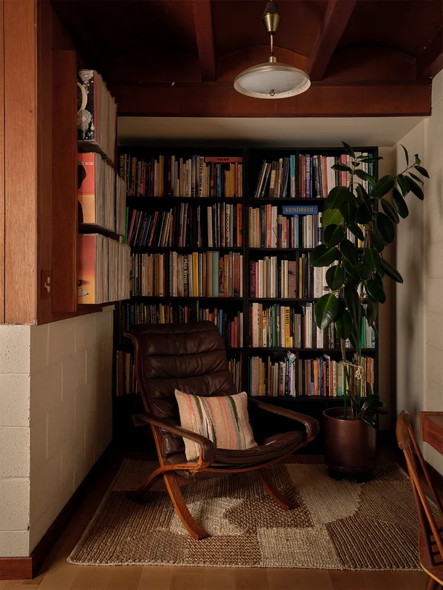 Built-in bookshelves at Berk Avenue, Richmond